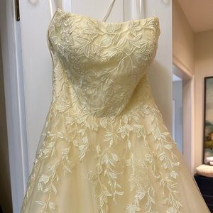 Prom Girl, Size 6, Yellow